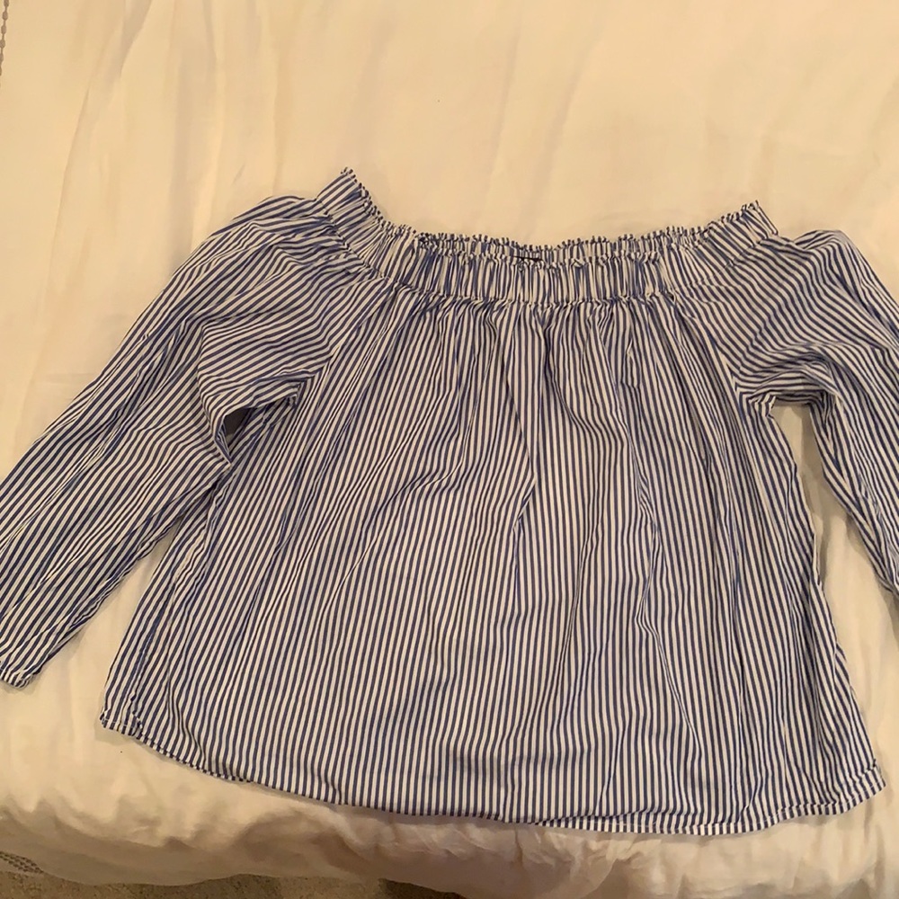 EUC off the shoulder long sleeve